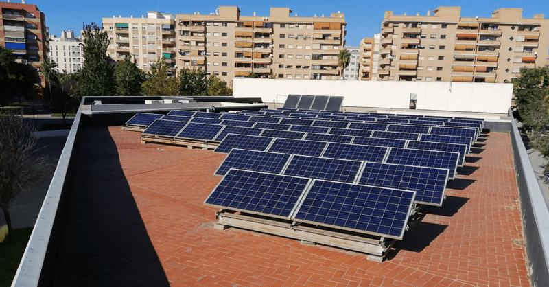 Que suma se le repercute al vecino que no quiso placas solares